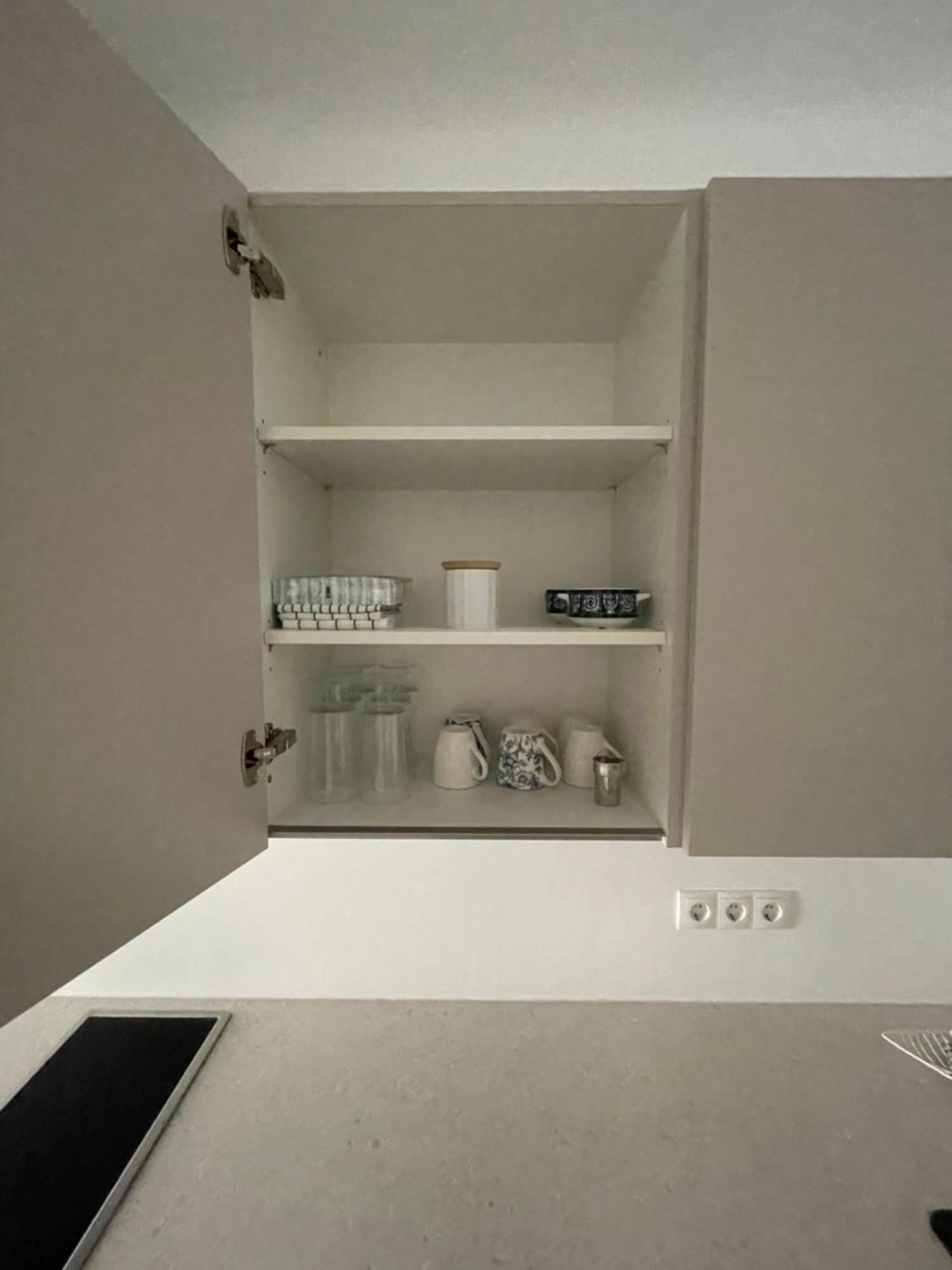 Modern Apartment *